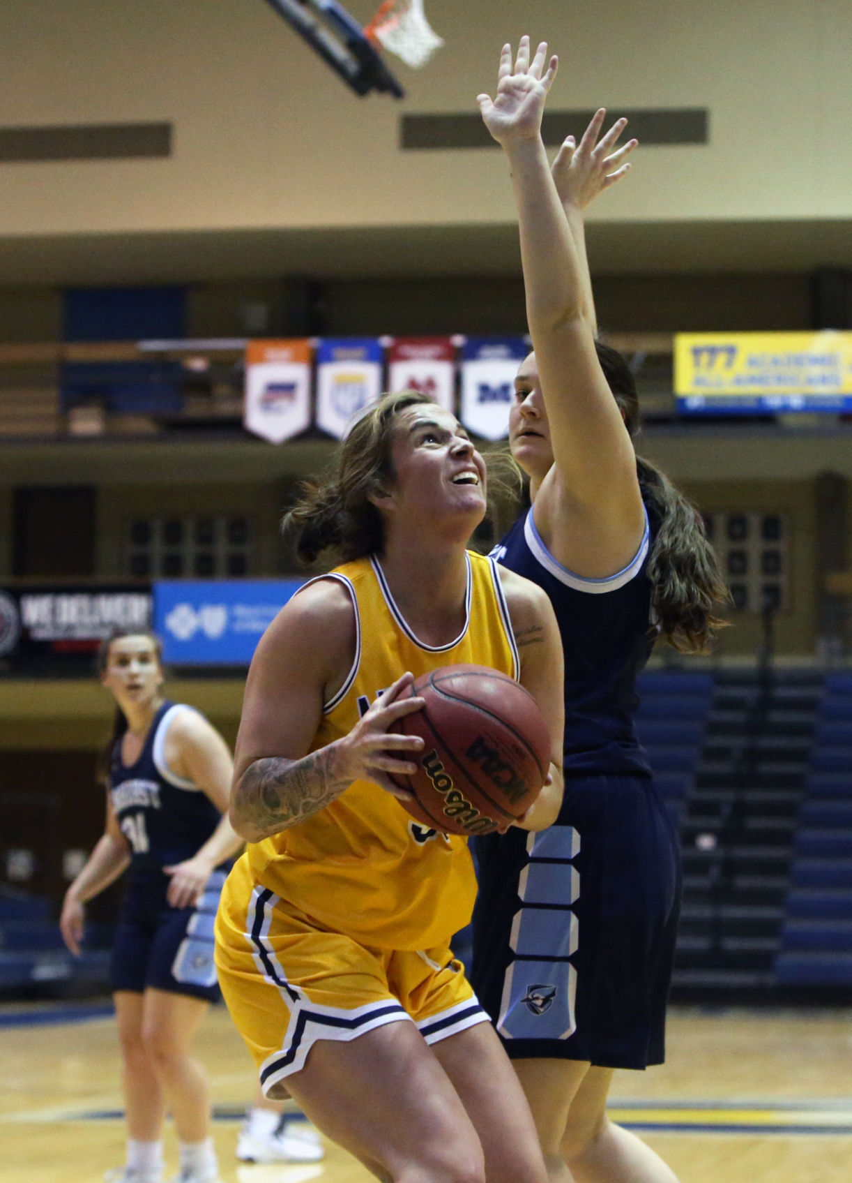 011222-qc-spt-augie women012.JPG